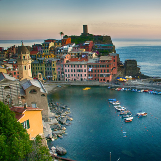 Vernazza, Cinque Terre, Italy, Ligurian Sea sfondi gratuiti per iPad mini 2
