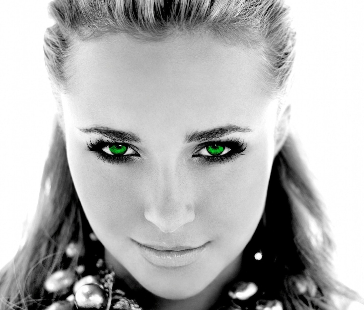 Fondo de pantalla Girl With Green Eyes 1200x1024