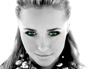 Sfondi Girl With Green Eyes 320x240