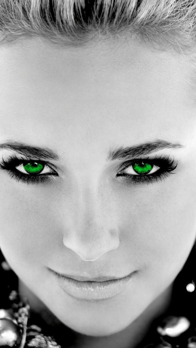 Screenshot №1 pro téma Girl With Green Eyes 640x1136