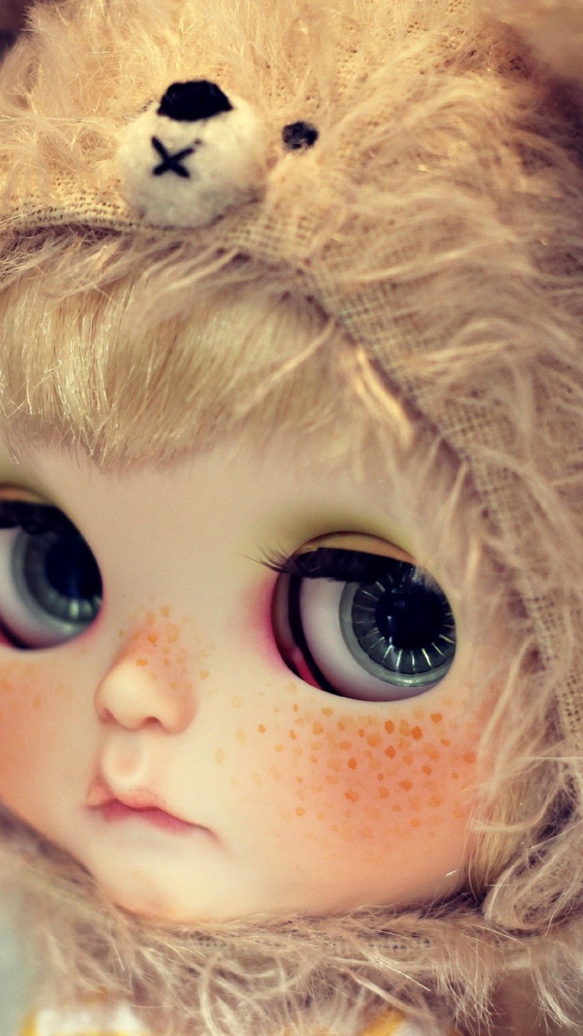 Screenshot №1 pro téma Cute Doll With Freckles 640x1136