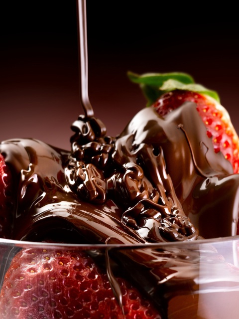 Fondo de pantalla Chocolate Covered Strawberries 480x640