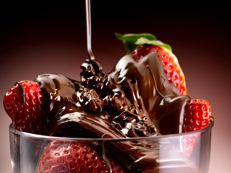 Das Chocolate Covered Strawberries Wallpaper 800x600
