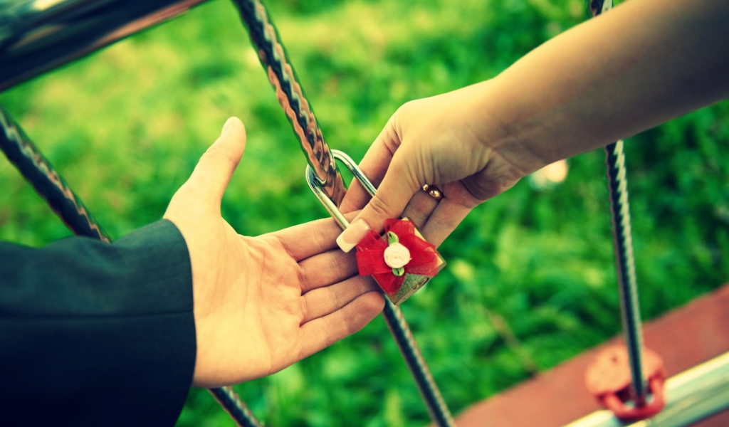 Love Lock screenshot #1 1024x600