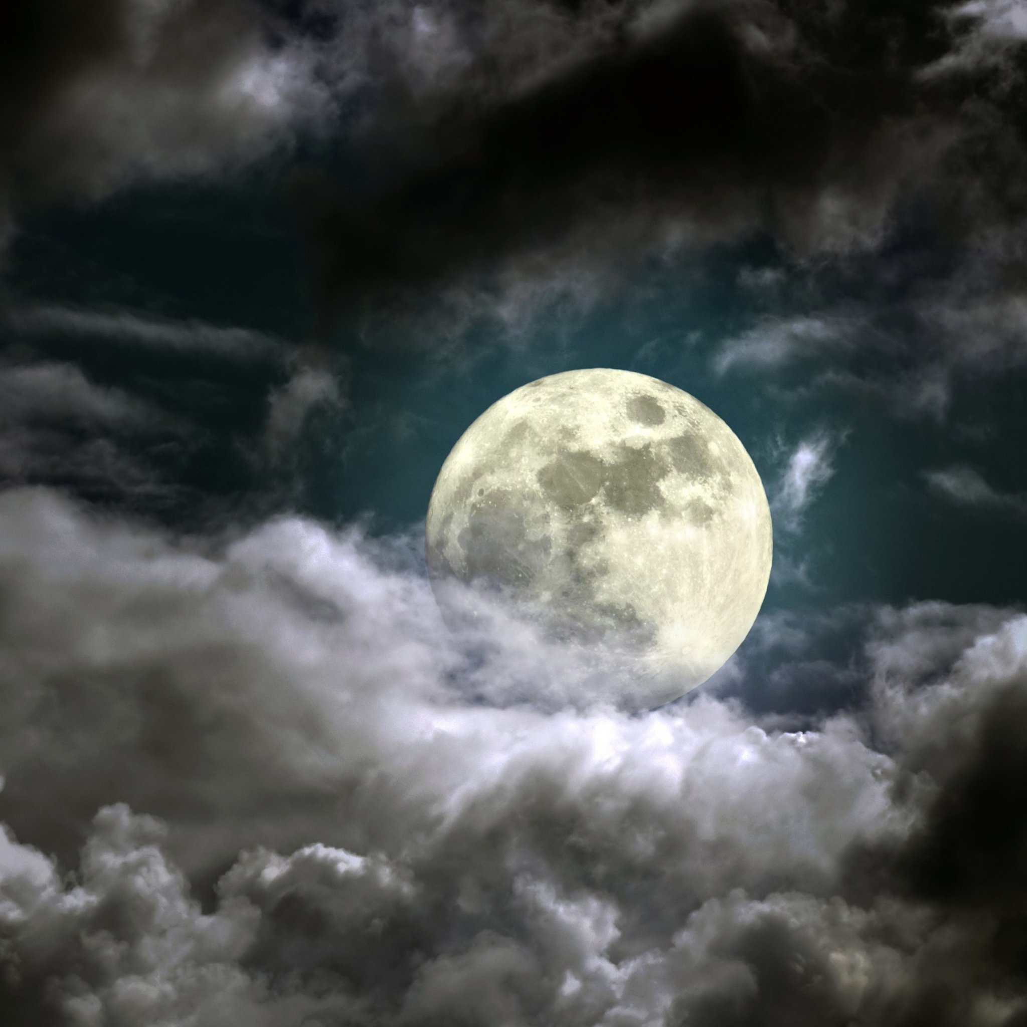 Screenshot №1 pro téma Full Moon Behind Heavy Clouds 2048x2048