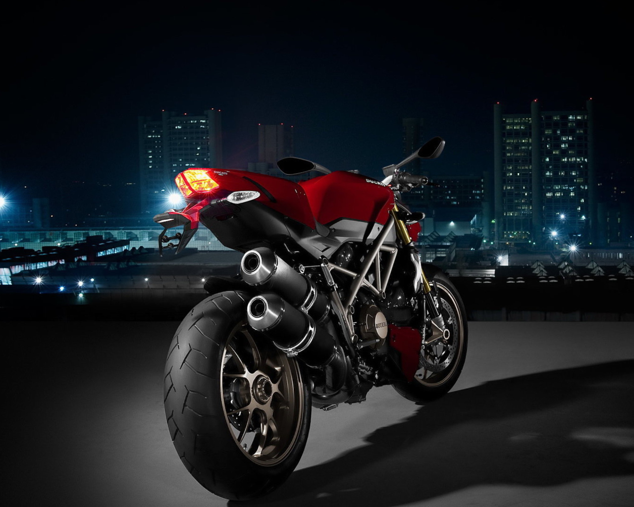 Sfondi Ducati Streetfighter 1280x1024