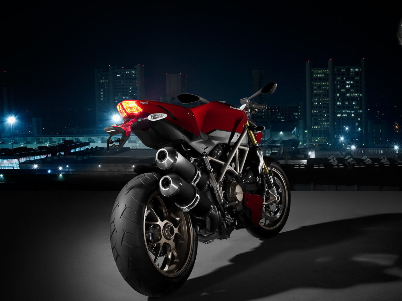 Fondo de pantalla Ducati Streetfighter 1280x960