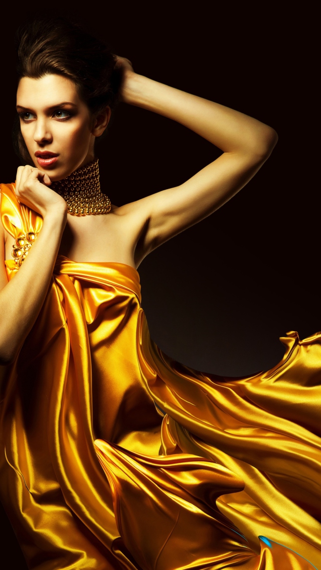 Golden Lady wallpaper 640x1136
