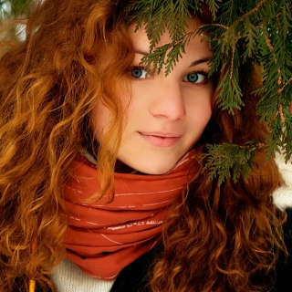 Pretty Redhead - Obrázkek zdarma pro 208x208