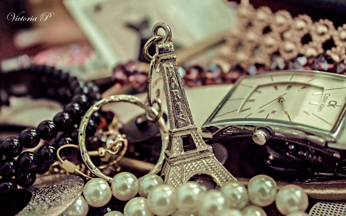 Screenshot №1 pro téma Eiffel Tower Key Chain 1440x900