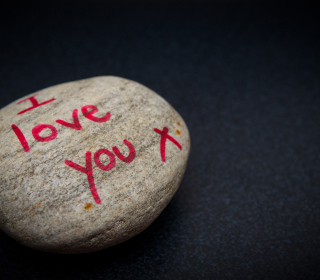 Kostenloses I Love You Written On Stone Wallpaper für iPad mini 2