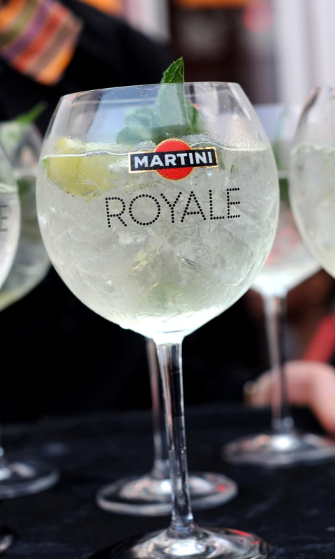 Das Martini Royale Wallpaper 480x800