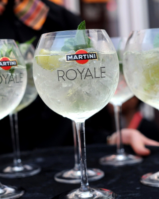 Martini Royale sfondi gratuiti per Nokia Asha 310