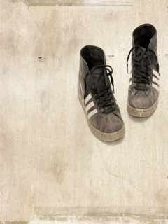 Screenshot №1 pro téma Grungy Sneakers 240x320