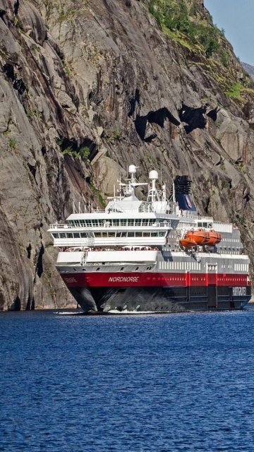 Обои Norway Cruise 360x640