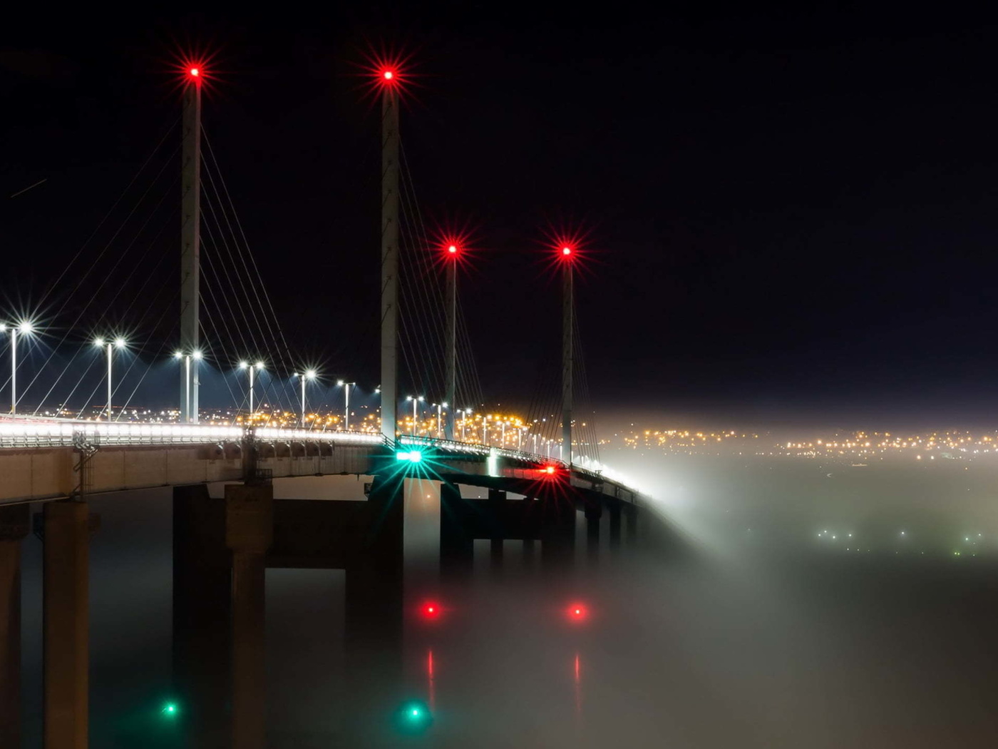 Kessock Bridge in Scotland wallpaper 1400x1050