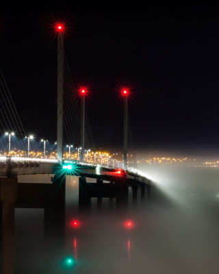 Kostenloses Kessock Bridge in Scotland Wallpaper für Nokia C2-01