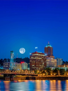 Fondo de pantalla Night in Portland Oregon 240x320