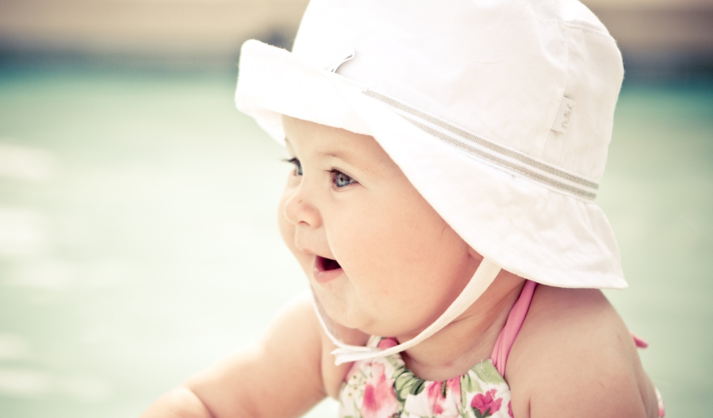 Screenshot №1 pro téma Cute Baby In Hat 1024x600