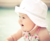Screenshot №1 pro téma Cute Baby In Hat 176x144