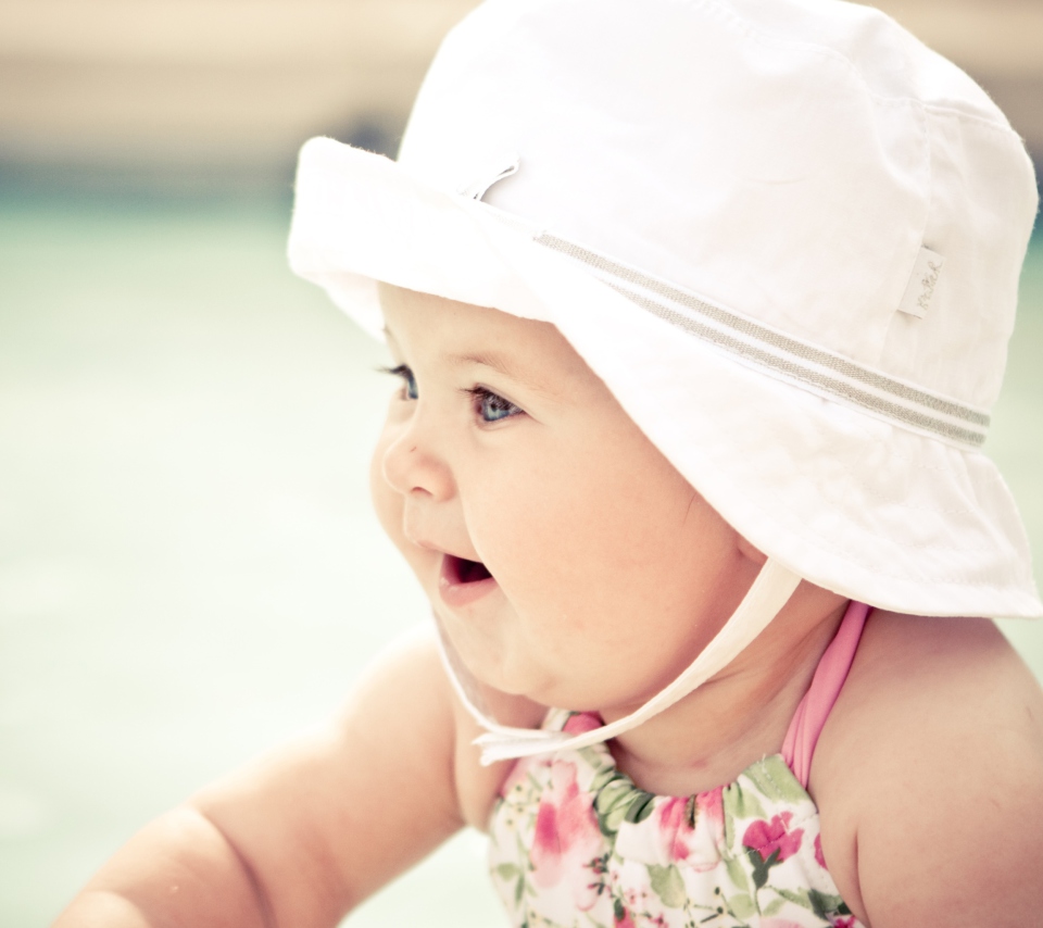 Cute Baby In Hat wallpaper 960x854