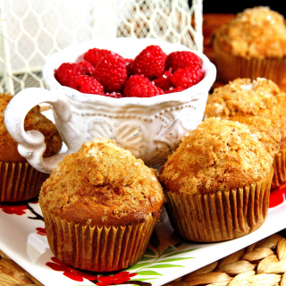Muffins and Raspberries - Obrázkek zdarma pro iPad