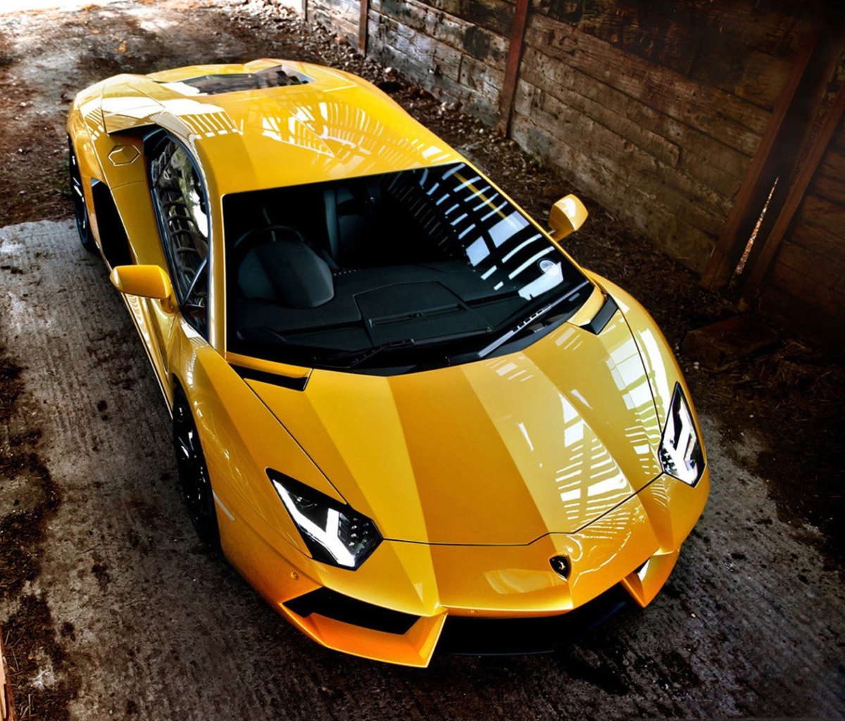 Yellow Lamborghini Aventador screenshot #1 1200x1024