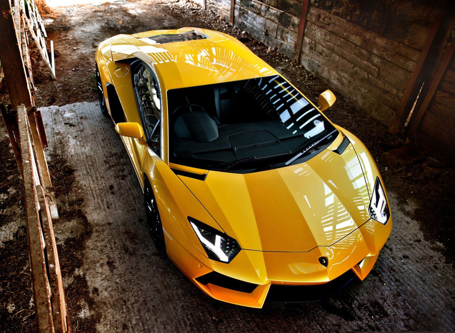 Screenshot №1 pro téma Yellow Lamborghini Aventador 1920x1408