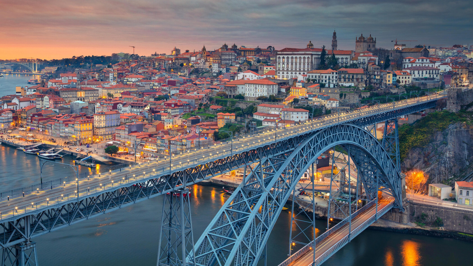 Fondo de pantalla Dom Luis I Bridge in Porto 1600x900