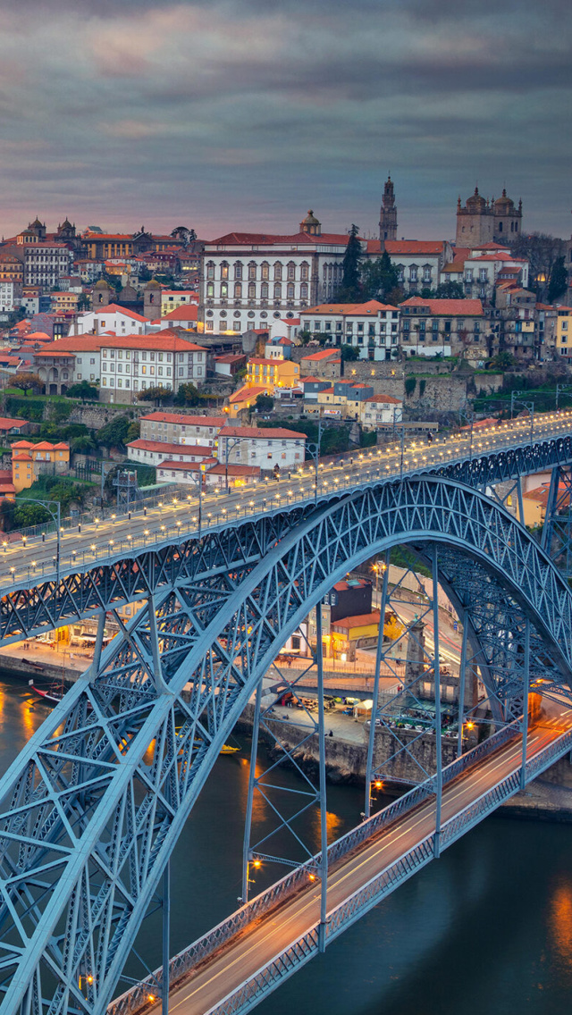 Fondo de pantalla Dom Luis I Bridge in Porto 640x1136