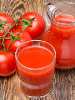 Обои Fresh Tomato Juice 240x320