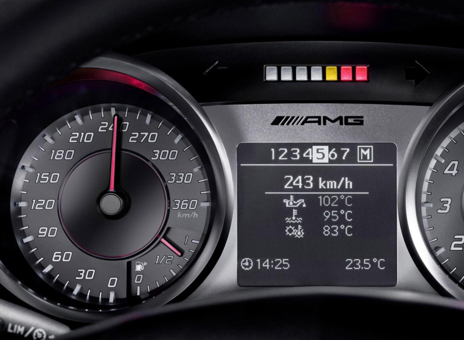 Обои Mercedes AMG Speedometer 1920x1408