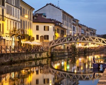 Milan Canal Navigli District screenshot #1 220x176