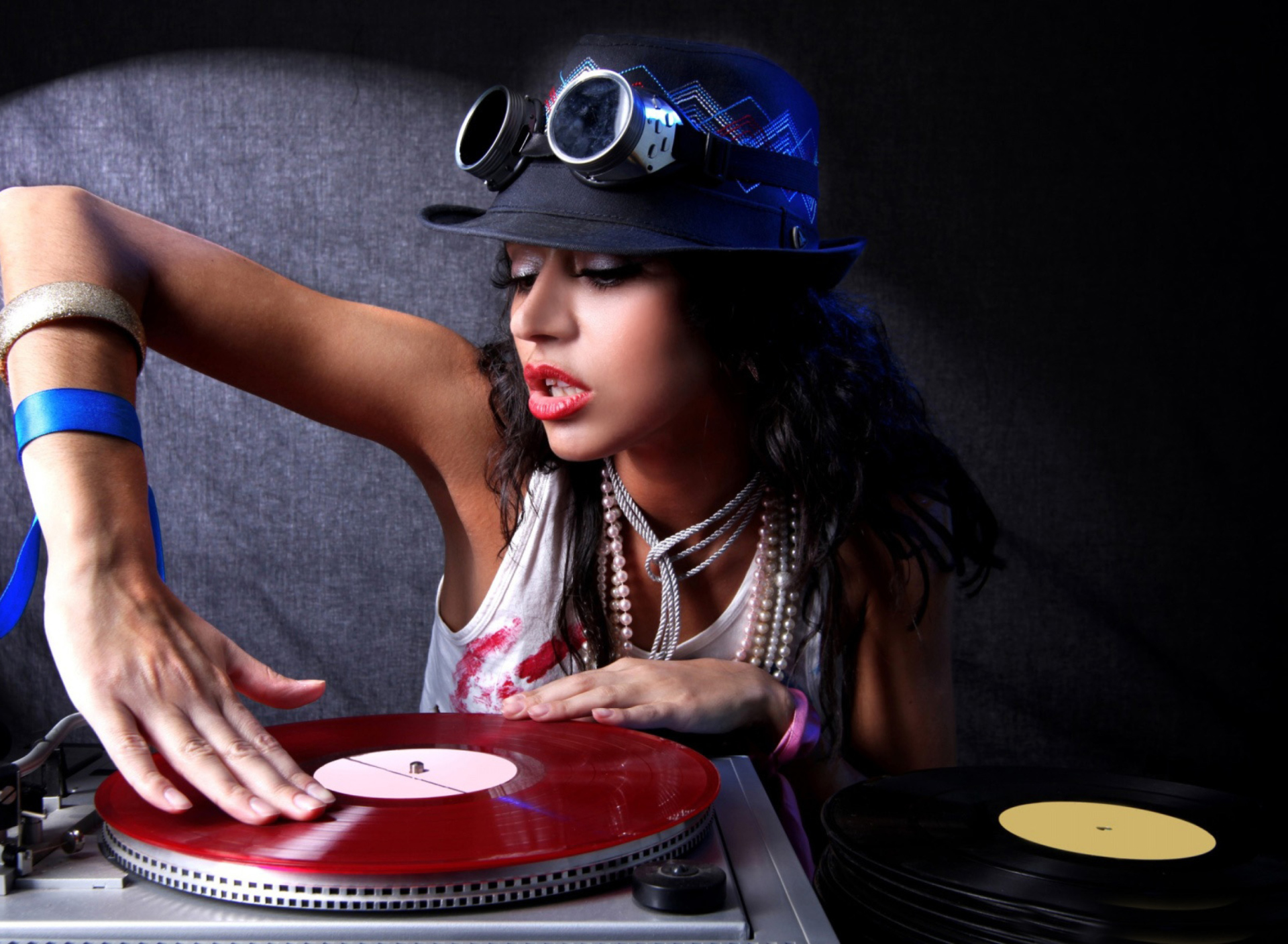 Screenshot №1 pro téma Dj Girl 1920x1408