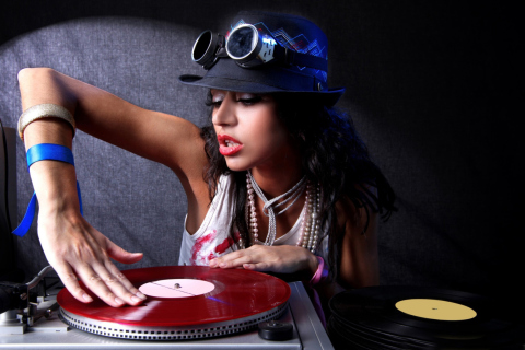 Das Dj Girl Wallpaper 480x320