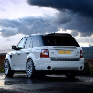 Kostenloses Luxury Range Rover Wallpaper für iPad 2