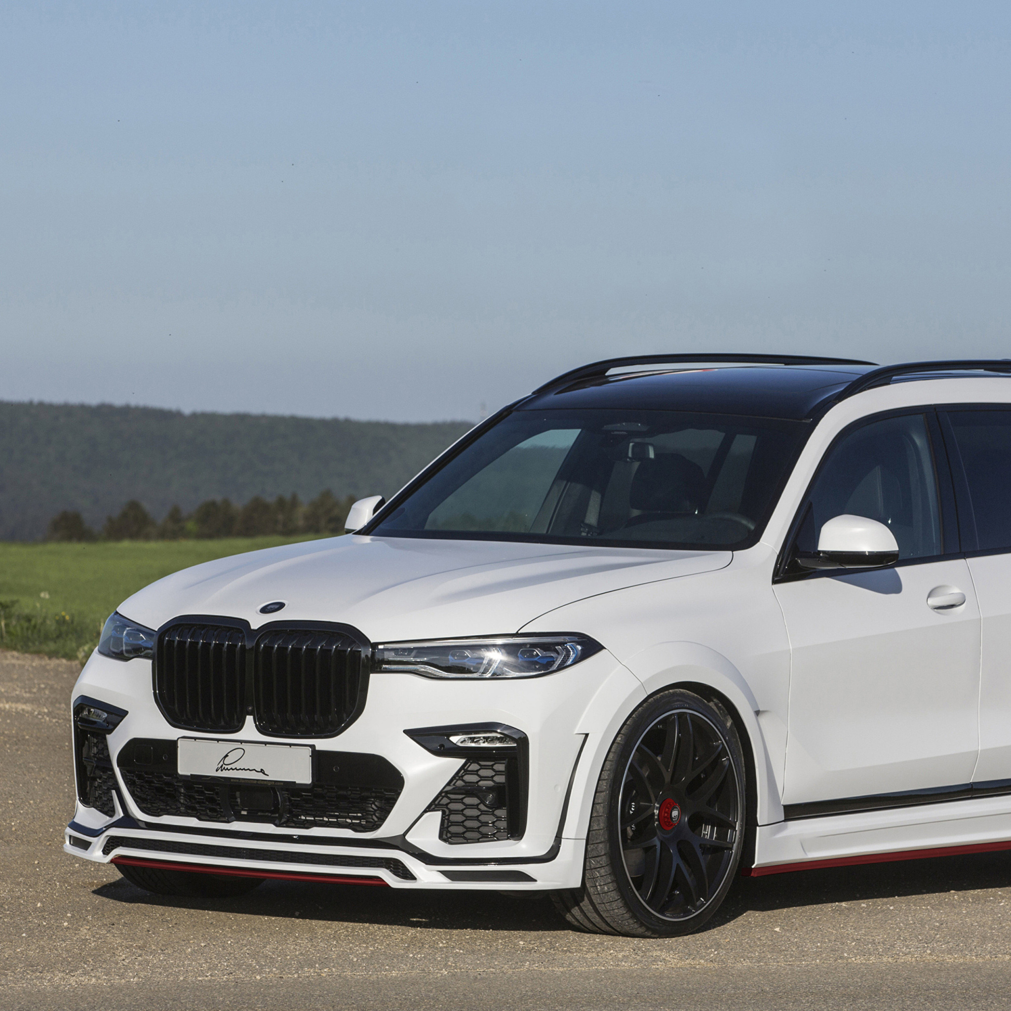 BMW X7 Lumma CLR wallpaper 2048x2048