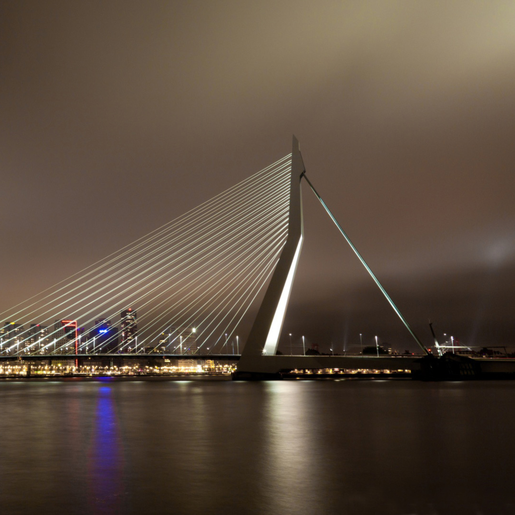 Das Erasmus Bridge Rotterdam Wallpaper 1024x1024