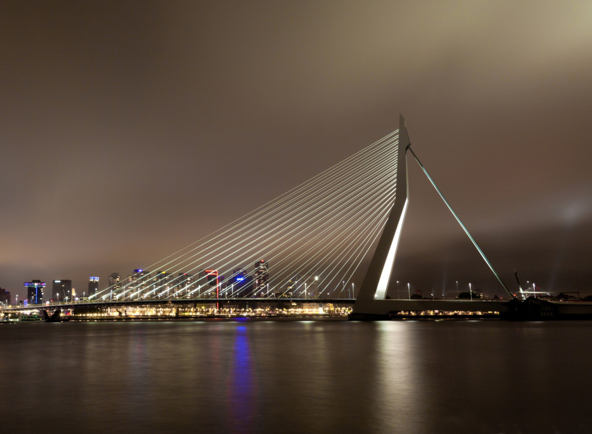 Erasmus Bridge Rotterdam screenshot #1 1920x1408