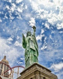 Screenshot №1 pro téma Statue of Liberty in Vegas 128x160