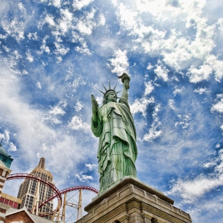 Kostenloses Statue of Liberty in Vegas Wallpaper für 128x128