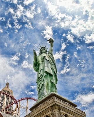Statue of Liberty in Vegas - Obrázkek zdarma pro Nokia Asha 308