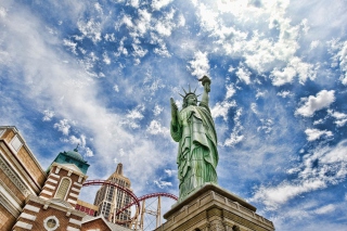 Statue of Liberty in Vegas Background for Android, iPhone and iPad