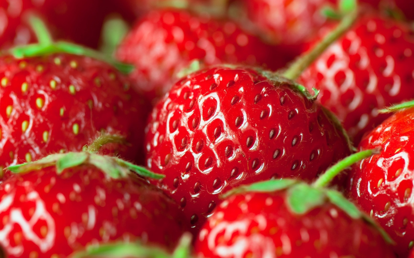 Screenshot №1 pro téma Fresh And Juicy Strawberry 1680x1050