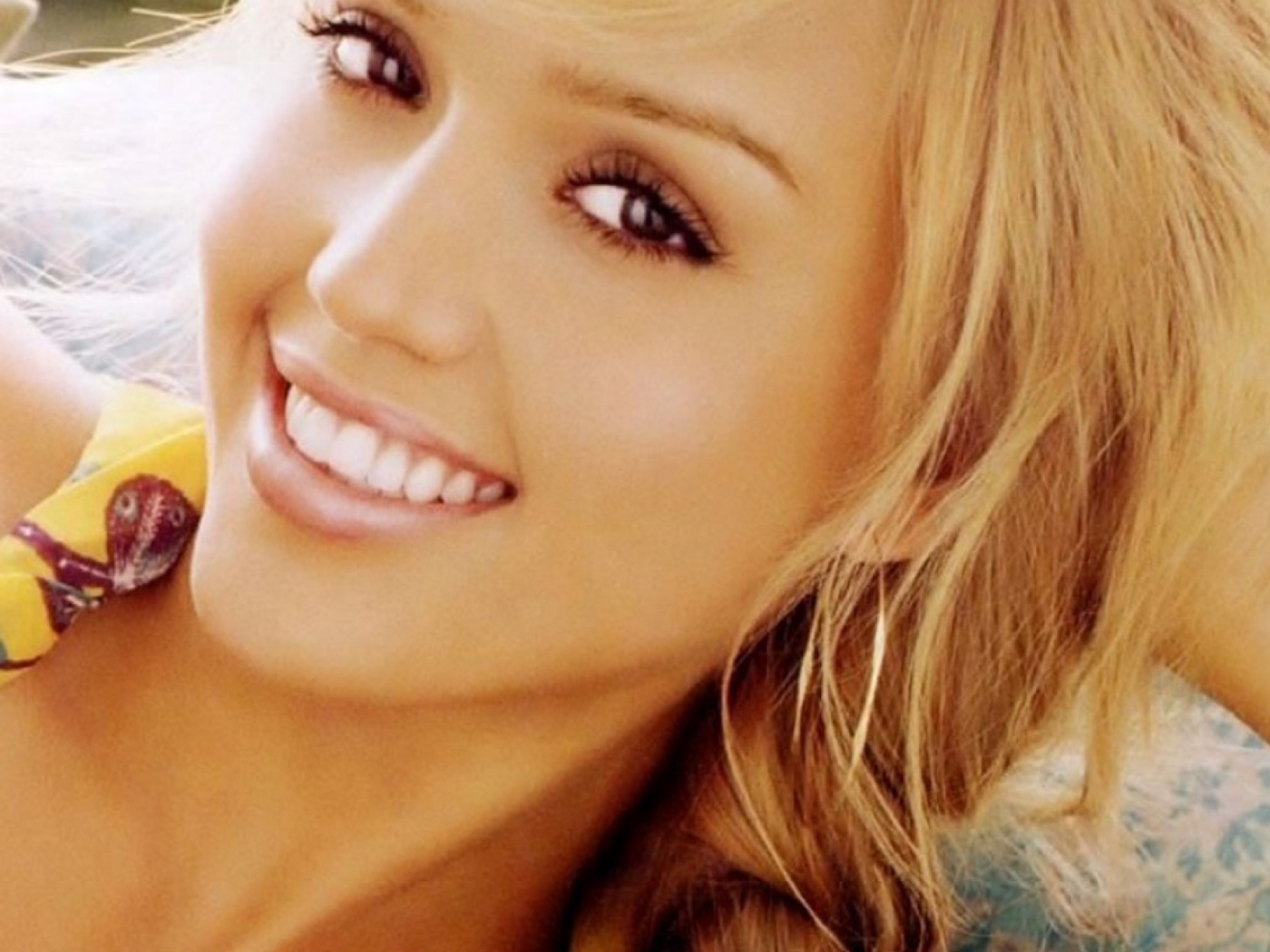 Screenshot №1 pro téma Cute Jessica Alba 1400x1050