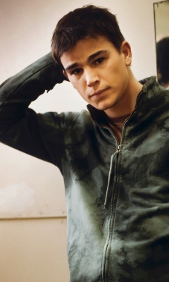 Josh Hartnett from Pearl Harbor wallpaper 240x400