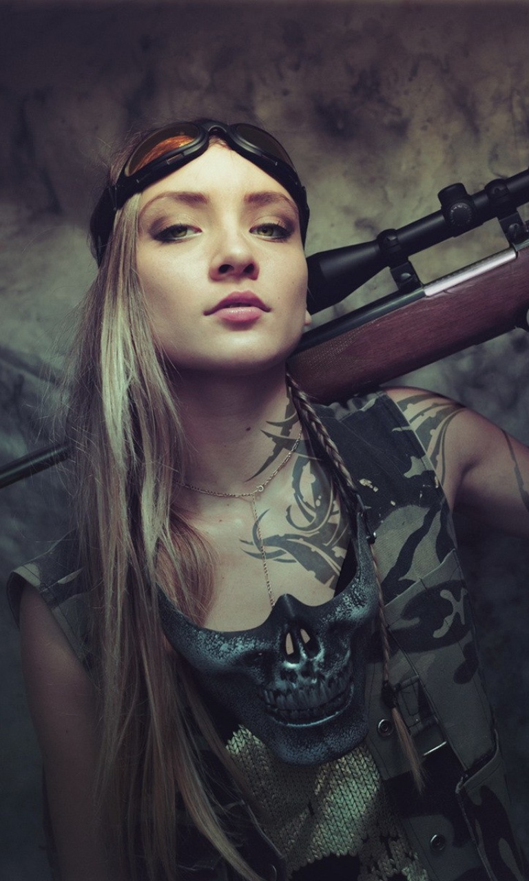 Sfondi Soldier girl with a sniper rifle 768x1280
