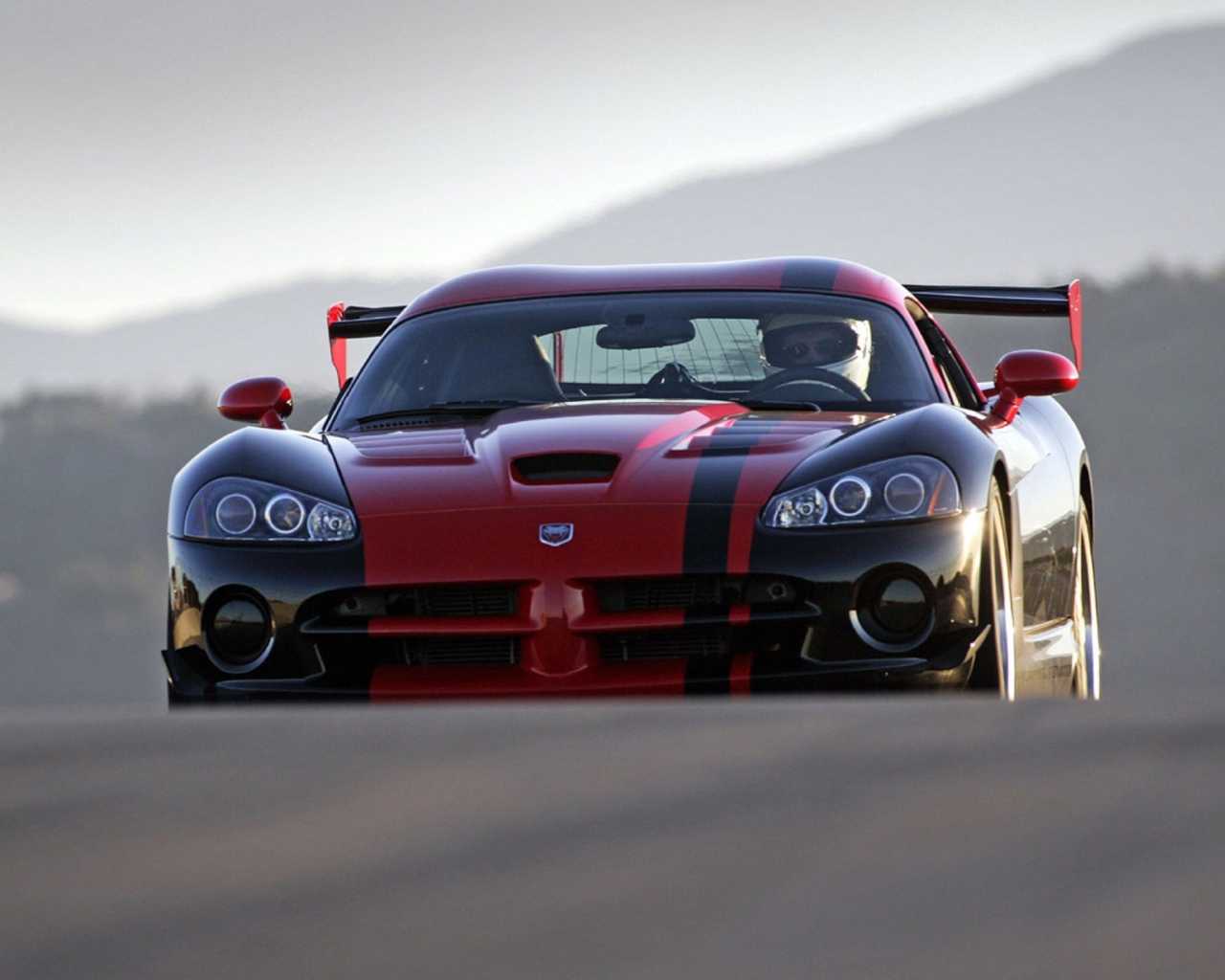 Screenshot №1 pro téma Dodge Viper 1280x1024