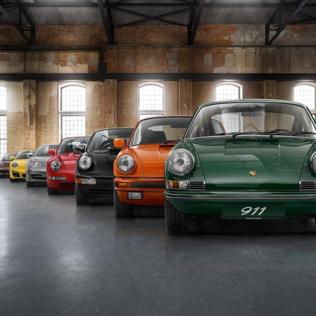 Das Porsche 911 Vintage Cars in Museum Wallpaper 1024x1024