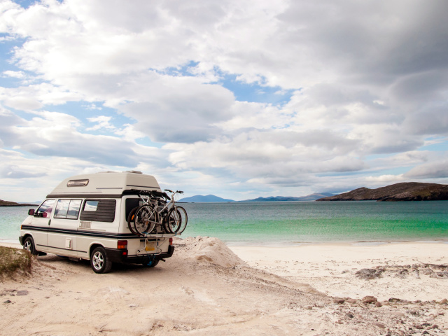 Caravan Holiday wallpaper 640x480